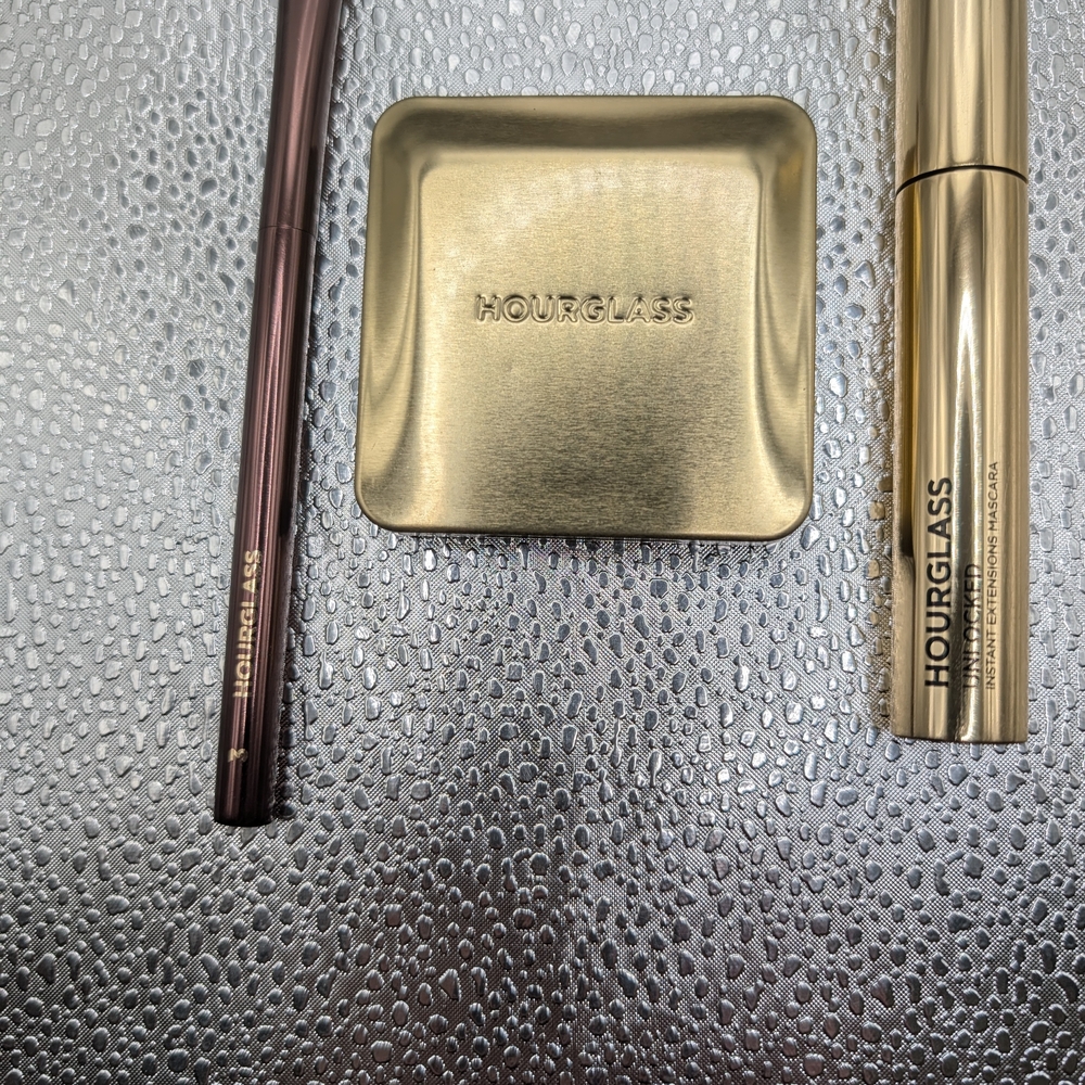 Hourglass Set-Eyeshadow Palette-Powder Brush-Black Mascara